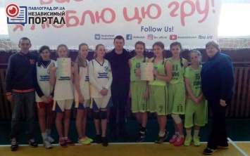 Павлоградские девчонки выбороли право участвовать в Чемпионате Украины по стритболу