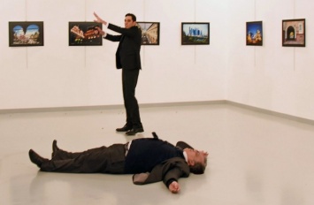 Фото убийства посла РФ в Турции получило премию World Press Photo