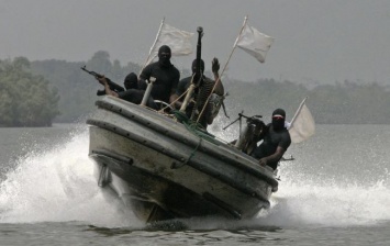 Переговоры с нигерийскими пиратами по освобождению украинца и россиян продолжаются
