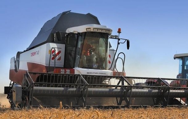Поля Донбасса уже убирают российской сельхозтехникой