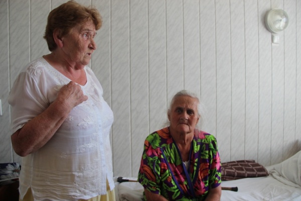 Врачи Запорожской облбольницы вернули зрение слепой бабушке