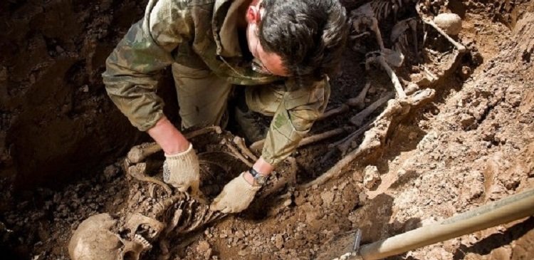 В Китае при раскопках в древнем доме обнаружили 97 скелетов