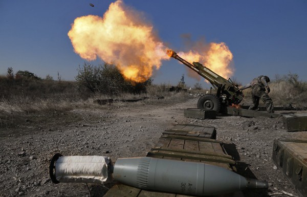 За сутки террористы 106 раз обстреляли позиции сил АТО, 78 из них - вблизи Донецка