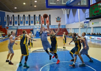 Чемпионат Украины по баскетболу в высшей лиге: «Нико-Баскет» уступил «Золотому веку» из Кропивницкого