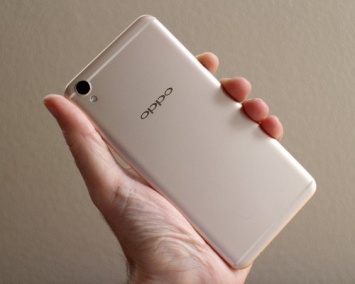 Oppo покажет на MWC2017 первый смартфон с 5-кратным зумом