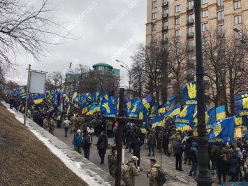 Националисты проводят марш в Киеве