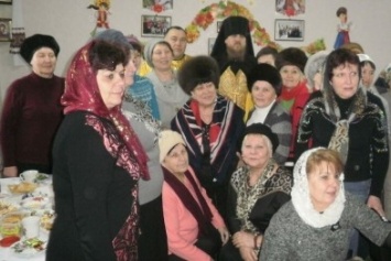 Работники терцентра Мирнограда пригласили своих подопечных на празднование Масленичной недели