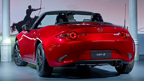 Новый родстер Mazda MX-5 будет оснащен турбомотором
