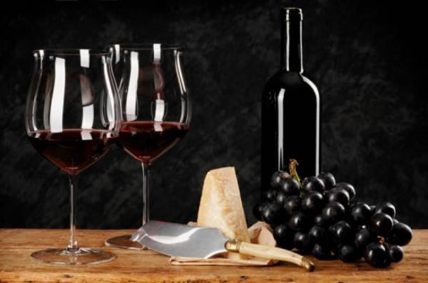 Ученые: Употребление вина помогает похудеть