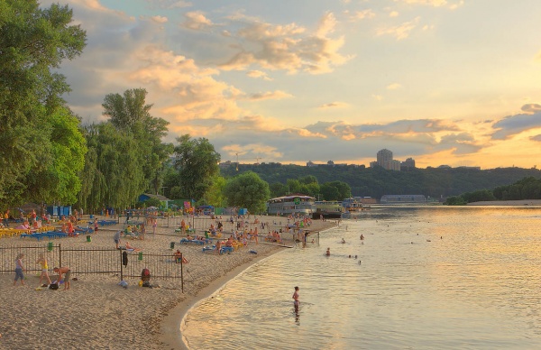 В столице запретили купаться на 6 пляжах