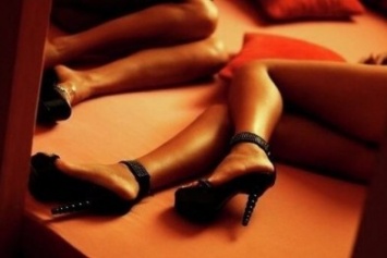 Деньги не пахнут: мужской эскорт на ночь, онлайн-проституция и продажа девственности набирают популярность в Украине (18+)