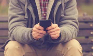 Как преодолеть зависимость от смартфонов: советы психологов