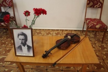 Столетняя скрипка из коллекции Кочубея стала гвоздем музыкального вечера