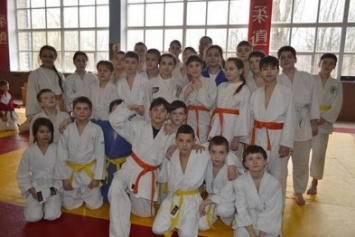 Мирноградские борцы стали первыми на областном чемпионате по дзю-до