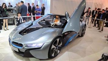 Новый BMW I8 Spyder запечатлели во время тестирования в Германии