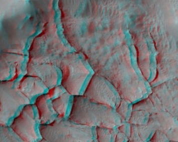 На Марсе нашли ряд новых пересекающихся многоугольных гребней