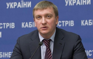 Кабмин будет инициировать принятие институциональных решений относительно НАПК, - Петренко