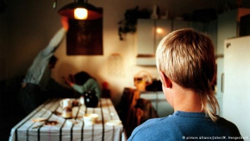 В ЕС раскритиковали декриминализацию семейных побоев в России