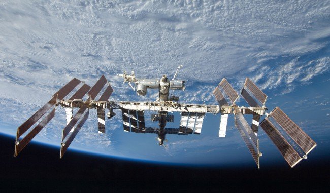 Космонавты РФ успешно завершили выход в открытый космос