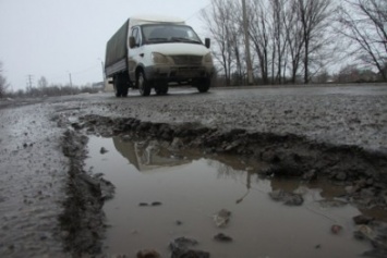 Сумчане собирают подписи за ремонт дороги на Басы