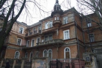 В центре Одессы дом разрушается с 60-го года (ФОТО)