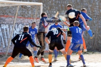 Чемпионат Ялты по футболу: Шахтер или Черноморец?