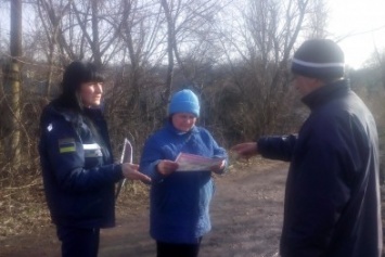 Спасатели Покровска призывают жителей соблюдать правила пожарной безопасности в весенне-летний период