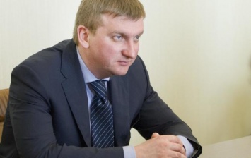 Петренко: В Минюсте намерены отменить 100 устаревших указов, которые создают помеху бизнесу