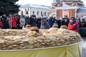 В Ярославле испекли 31 тысячу блинов и отдали их собакам