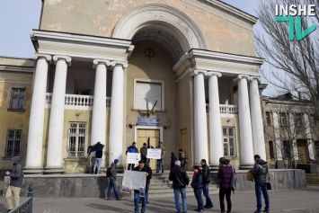 И снова о кадровом конкурсе на директора Николаевского русдрама: экс-глава конкурсной комиссии судится с Николаевской ОГА