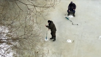 В Харьковской области двое мужчин провалились под лед
