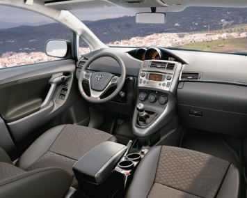 Toyota представила автономную систему для управления автомобилем