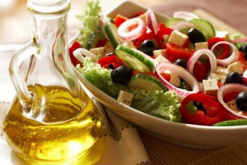 Ученые: Любители средиземноморской диеты на 32% реже страдают раком груди