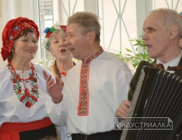 В запорожской библиотеке читали и пели Шевченко