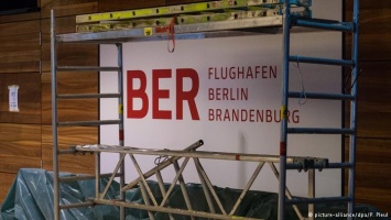 Глава компании по строительству берлинского аэропорта BER ушел в отставку