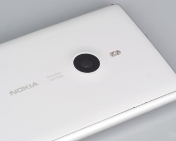 Компания Nokia отказалась от фирменной оптики ZEISS в смартфонах