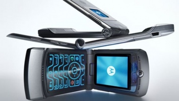 Lenovo анонсировала выпуск обновленного смартфона Motorola RAZR V3