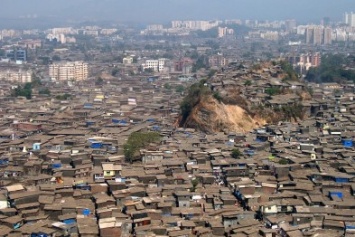 Мелитопольский рынок похож на трущебы Мумбаи, - ФОТО