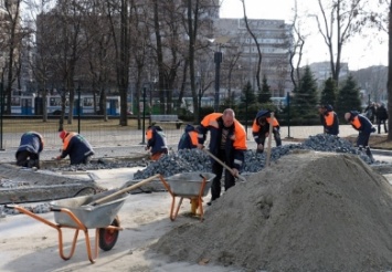 В Днепре реконструируют Аллею памяти