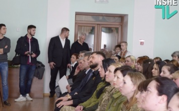 Алексей Савченко поздравил женщин- морпехов