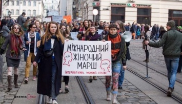 Во Львове женщины провели марш солидарности