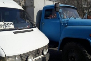 В Запорожской области из-за аварии пассажиры были заблокированы в маршрутке, - ФОТО