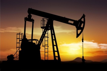 Цены на нефть рухнули: Brent обвалился на 3,5%