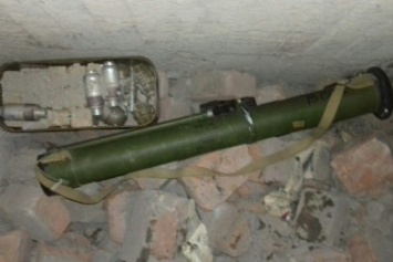 В Бахмутском районе СБУ обнаружила тайники с оружием и взрывчаткой