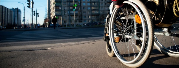 В Краснодаре женщину-инвалида сбили на пешеходном переходе