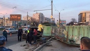 Кровавое 8 марта: в Симферополе водитель разнес остановку с людьми