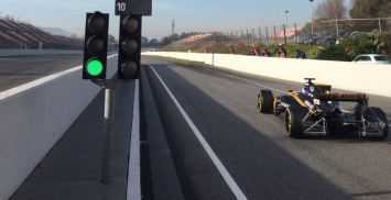 Formula-1: в Барселоне стартовал предпоследний тестовый день