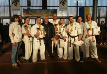 Спортсмены Днепропетровщины привезли 6 медалей с Чемпионата Украины по каратэ