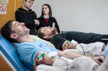 Запорожские баскетболисты сдали кровь для раненых бойцов и передали эстафету