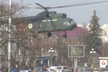 На Красной площади сел вертолет